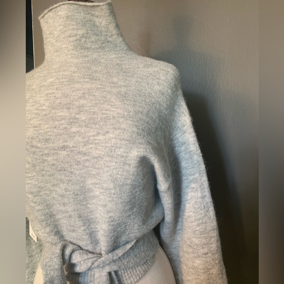 BNWT- Wilfred Lorin Sweater- Fits a Small - Picture 7 of 7